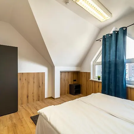 Gems Hostel Glogow (Glogow)