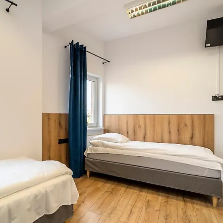 Gems Hostel Hlohov,
