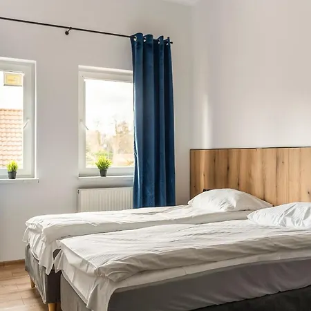 Gems Hostel *